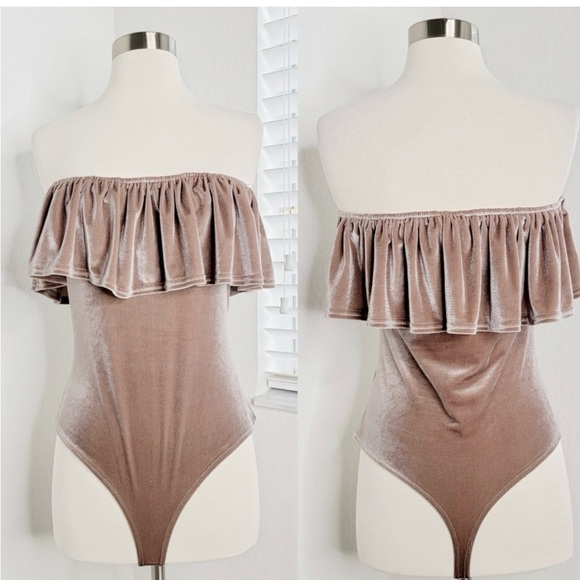 •NUDE• Taupe Off-The-Shoulder Velvet Bodysuit M. - Picture 7 of 8